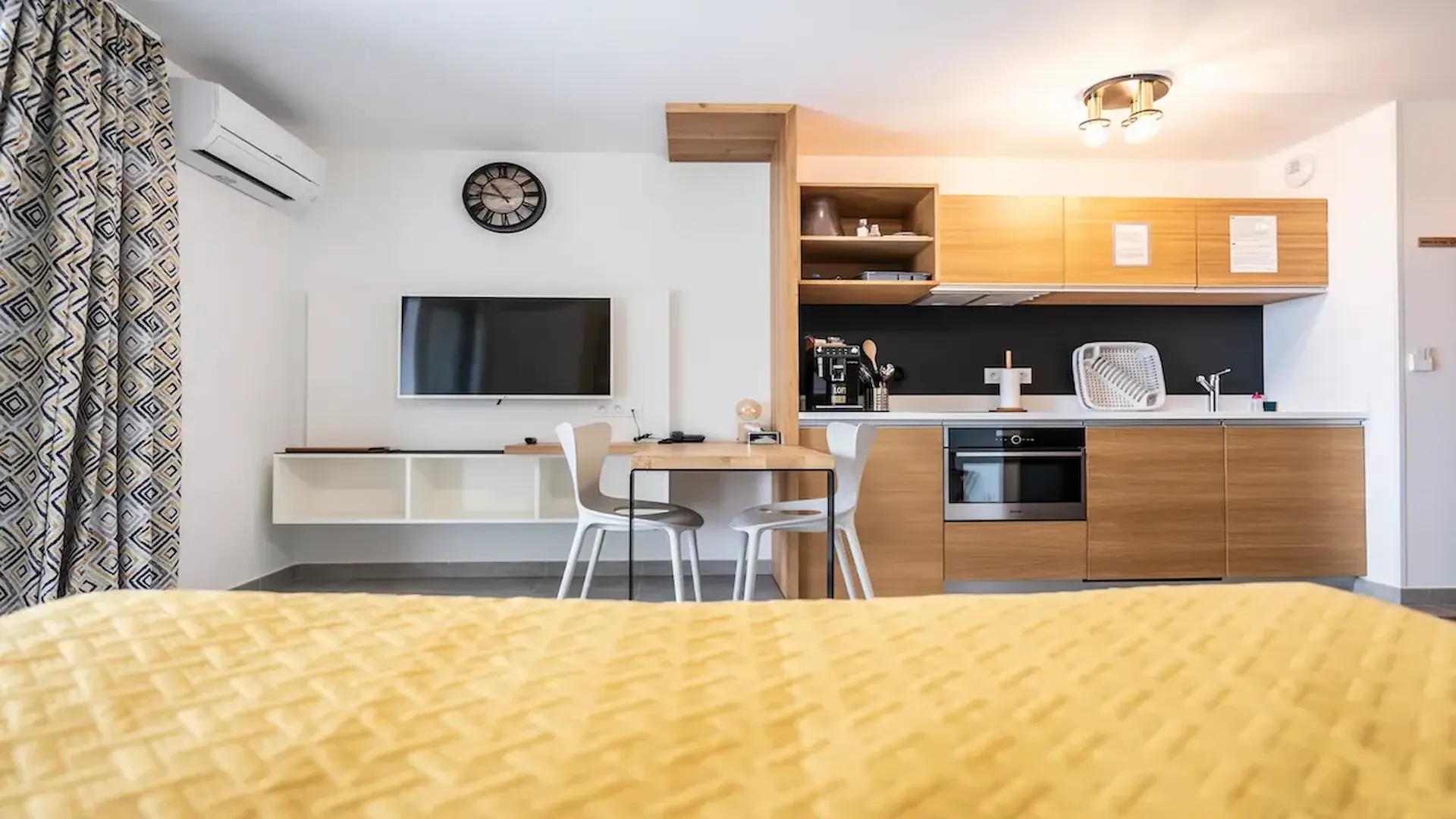 Studio mit Küche, Fernseher und Klimaanlage – Hôtel Résidence A Torra