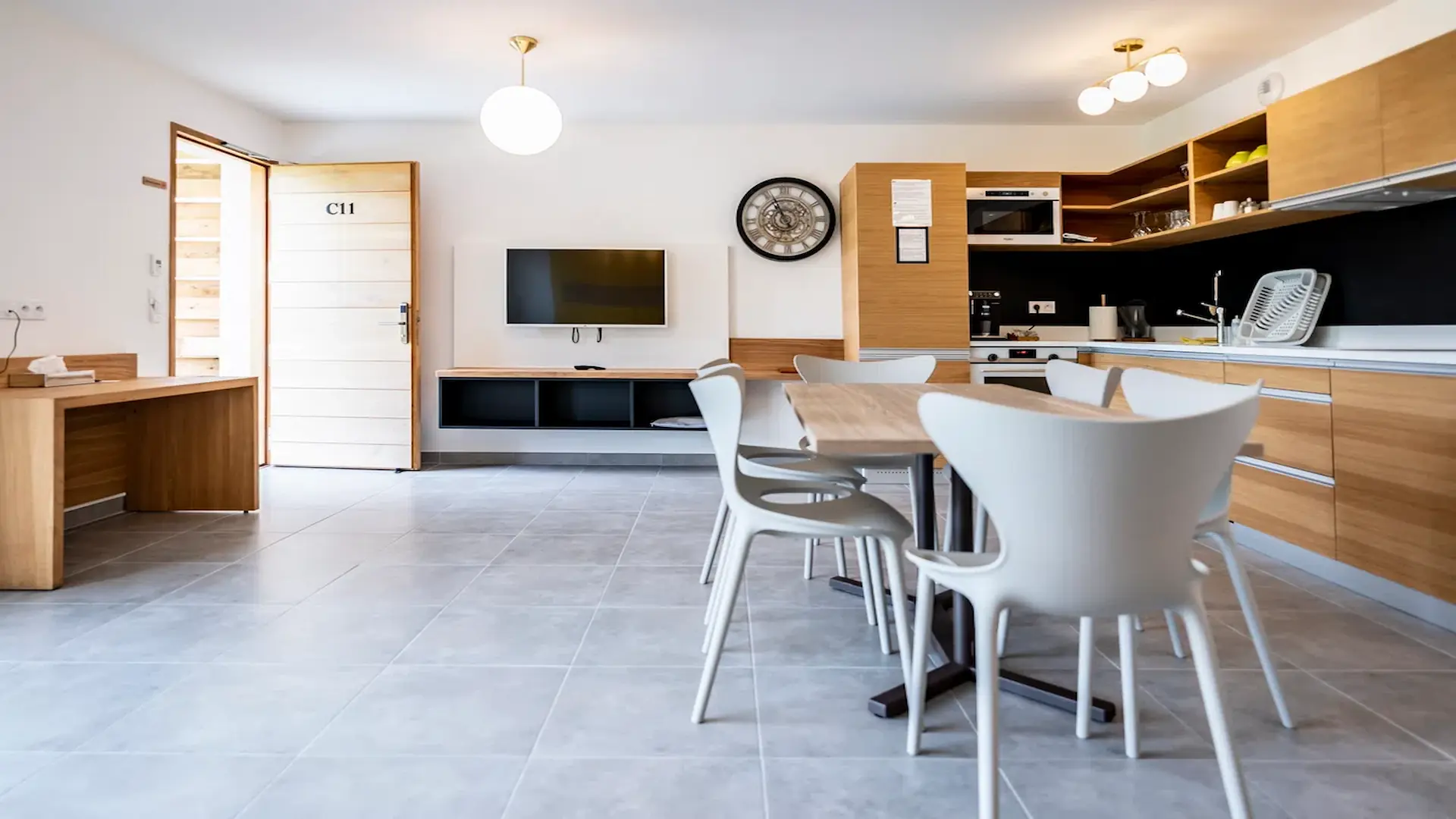 Grand séjour avec cuisine équipée T3 Supérieur