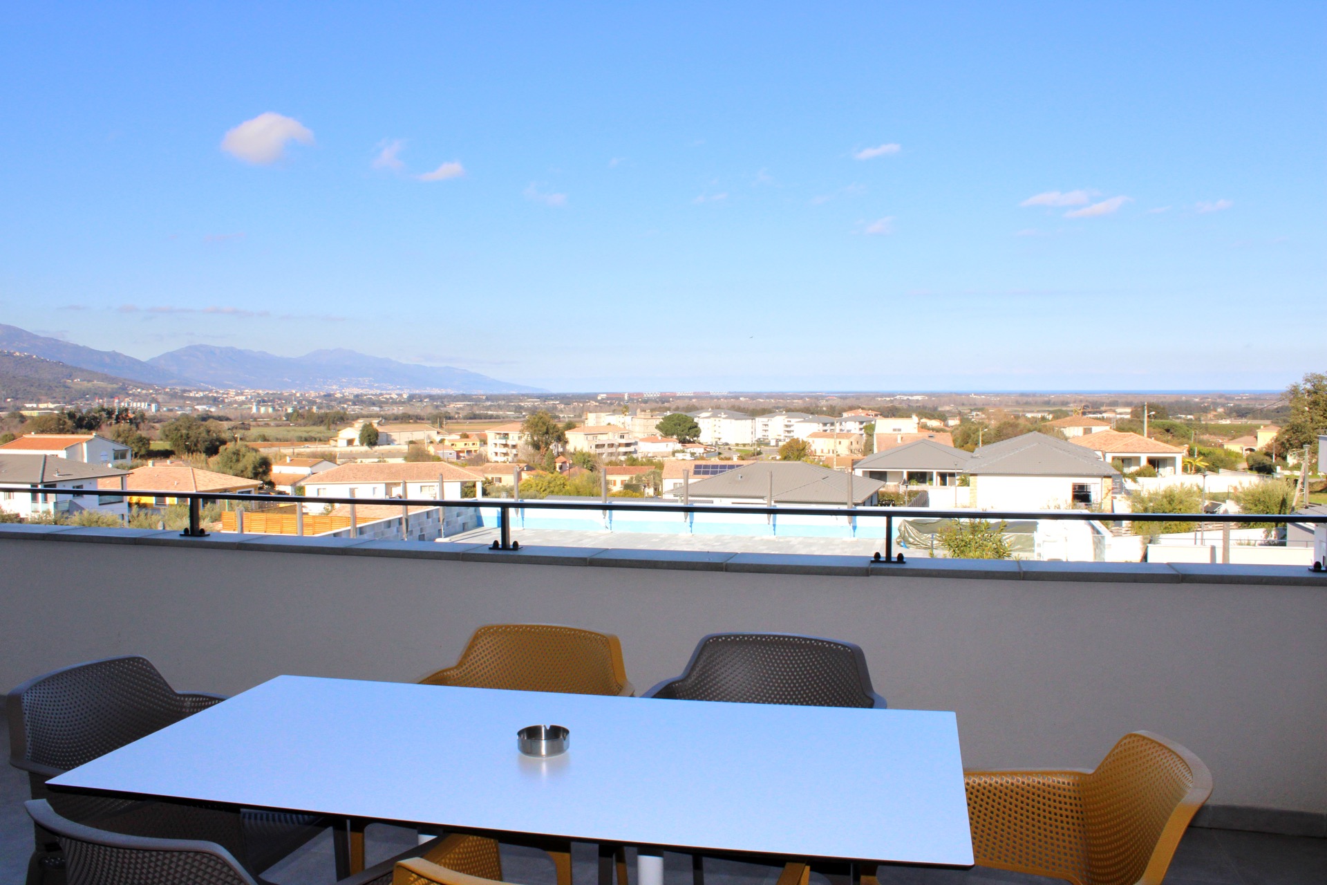 Two-bedroom apartment (T3) in Corsica near Bastia