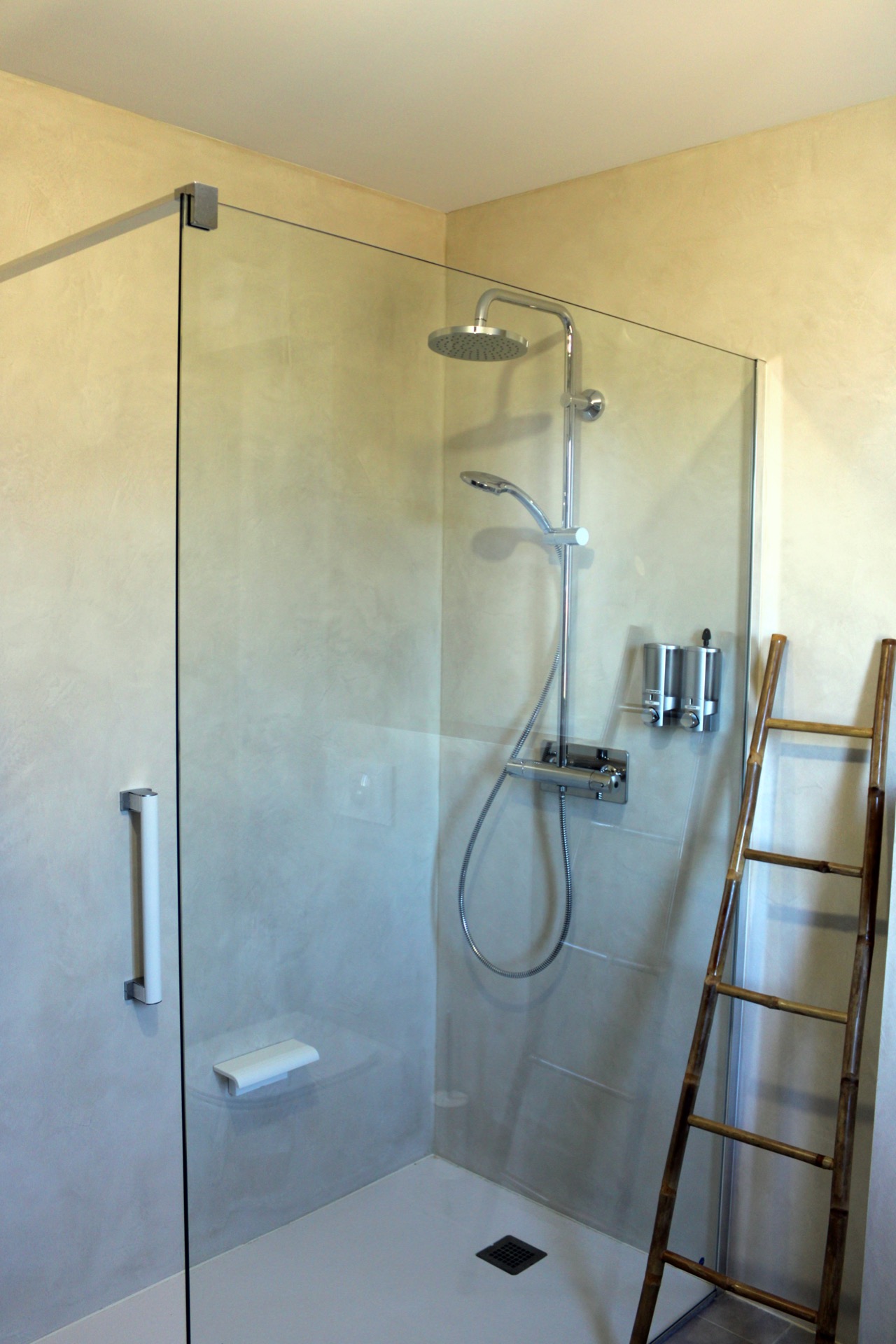 Two-bedroom apartment (T3) in Corsica near Bastia